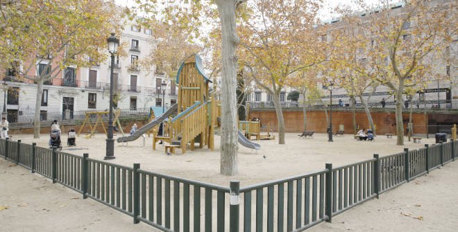 Área infantil de los jardines de Lepanto, junto al Palacio Real