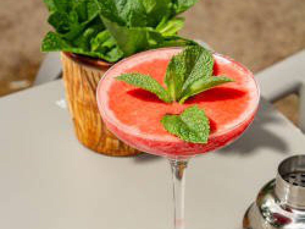 DRY MARTINI  Ferraz, 2. PLAZA DE ESPAÑA. Tel. 91 368 88 82