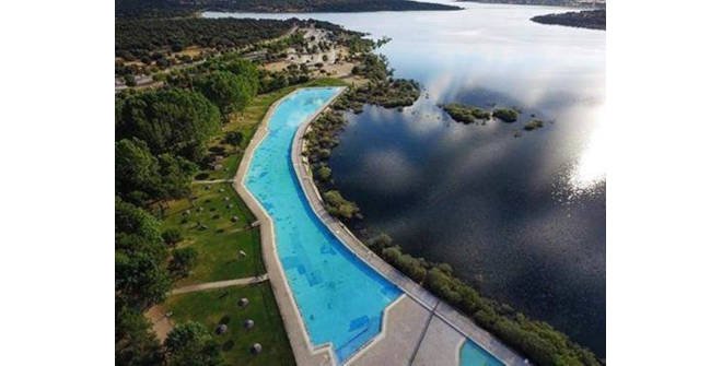 La piscina de Riosequillo, en Buitrago del Lozoya